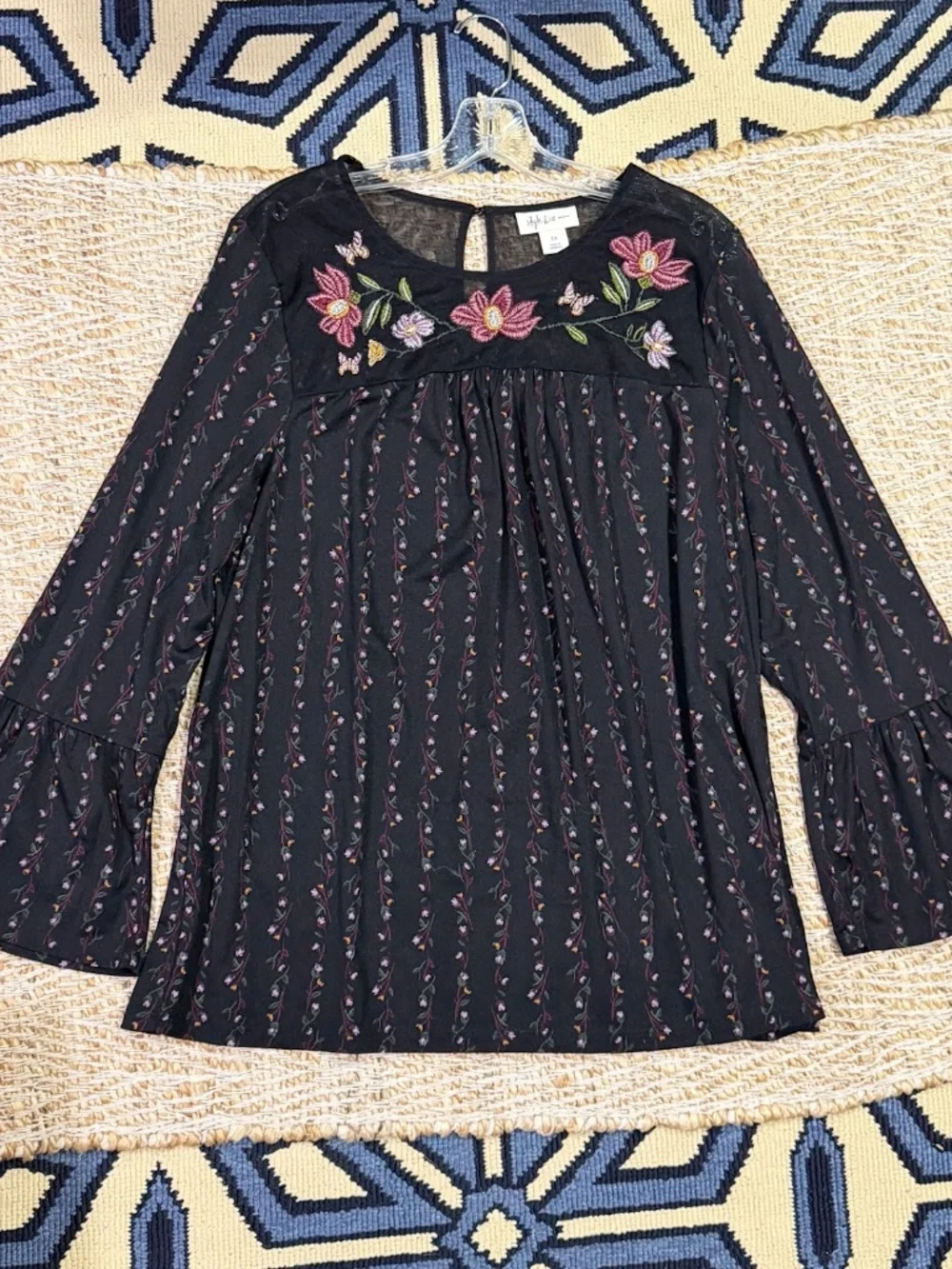 Style & Co. Black Multi-Floral Embroidered Lined Mesh Long-Sleeve Top Size 1X - Picture 6 of 8